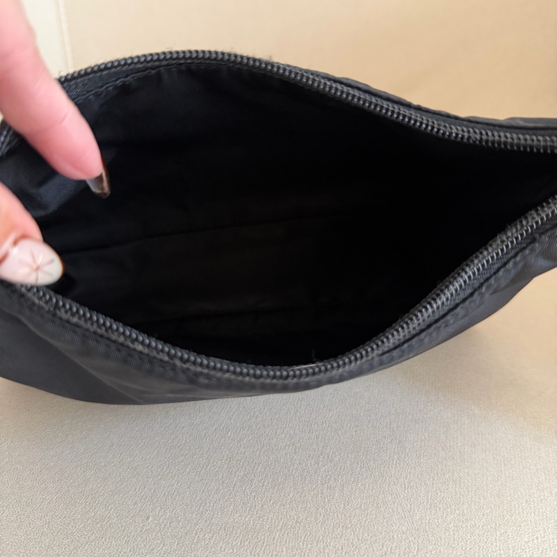 Prada hobo 黑色-9