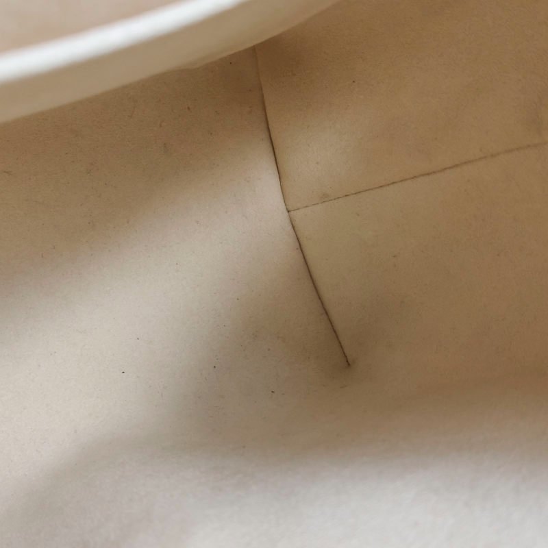 Louis Vuitton(LV) Backup牛皮純色老花壓紋雙肩包晶片款-9