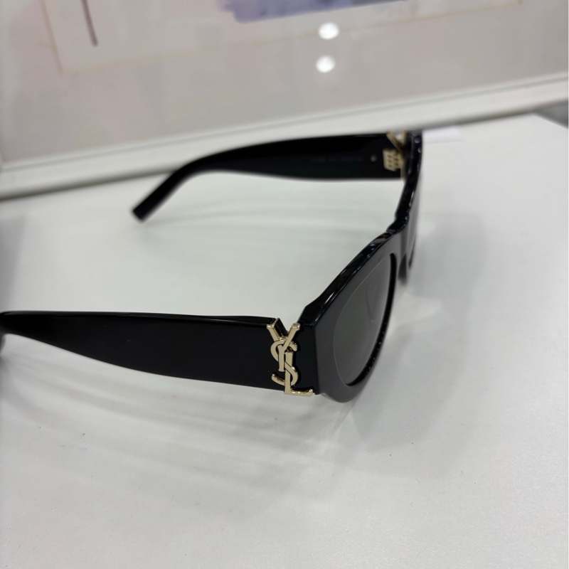 YSL聖羅蘭太陽眼鏡 黑色款 金色logo-1
