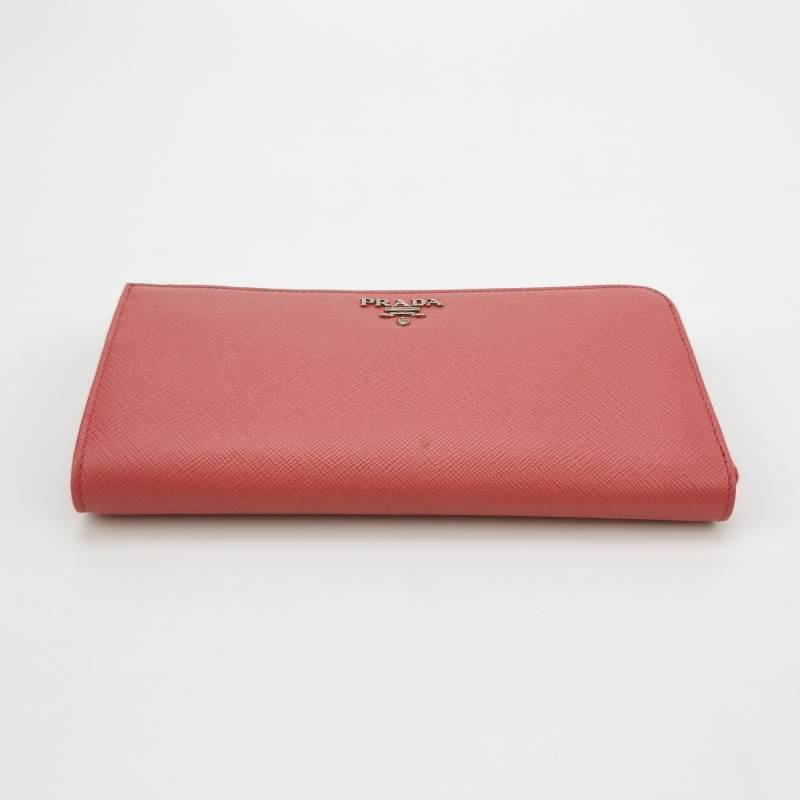 Prada牛皮純色字母logo拉鍊錢包-4