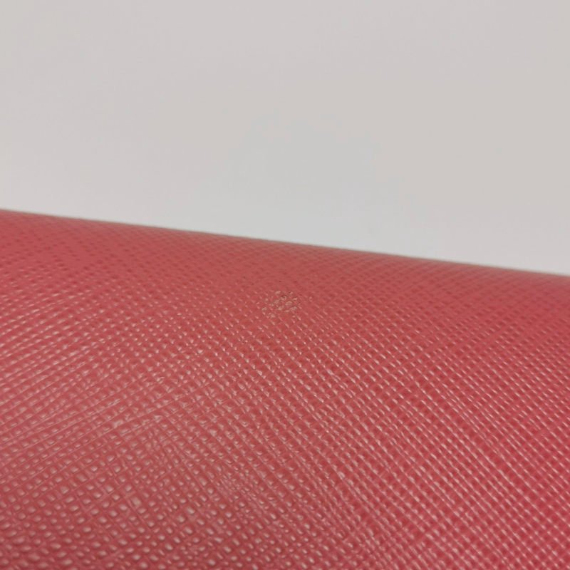 Prada牛皮純色字母logo拉鍊錢包-12