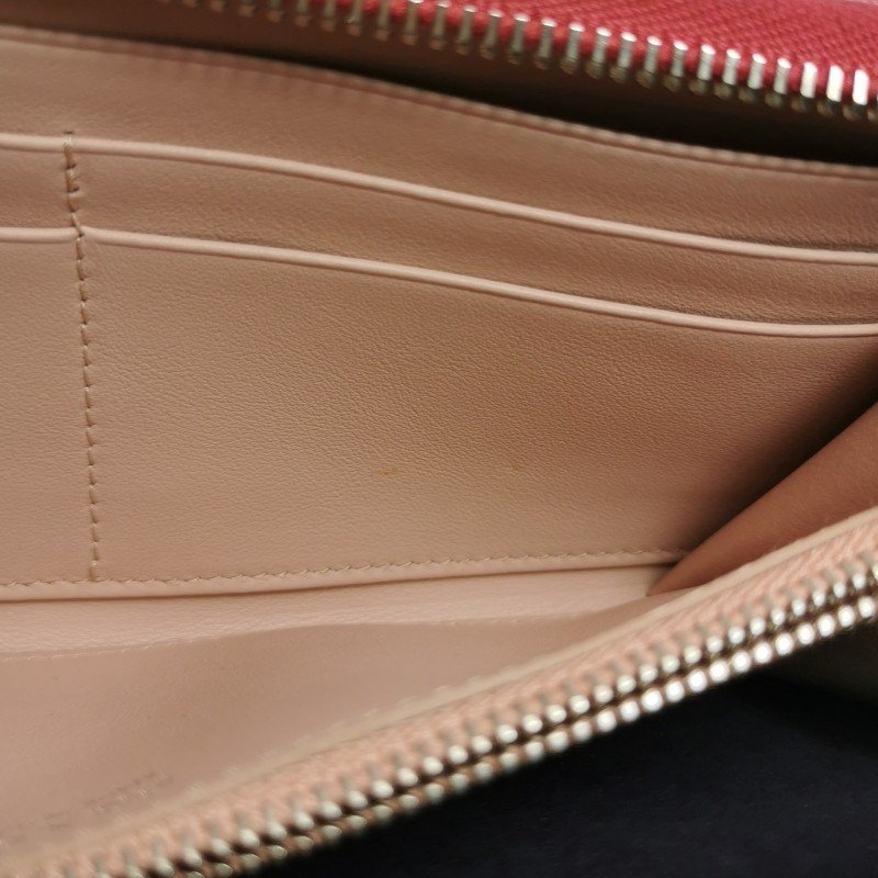 Prada牛皮純色字母logo拉鍊錢包-15