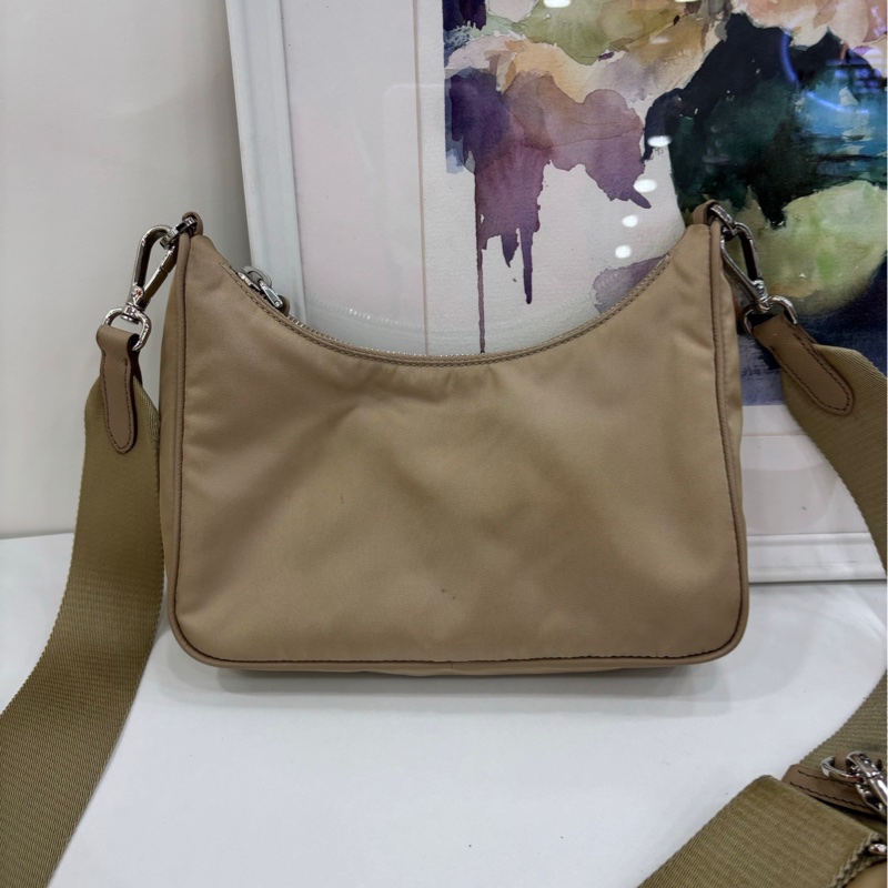 Prada普拉達 三合一尼龍Hobo腋下包 可單肩可斜背可手提 包身和肩帶有一點髒-1