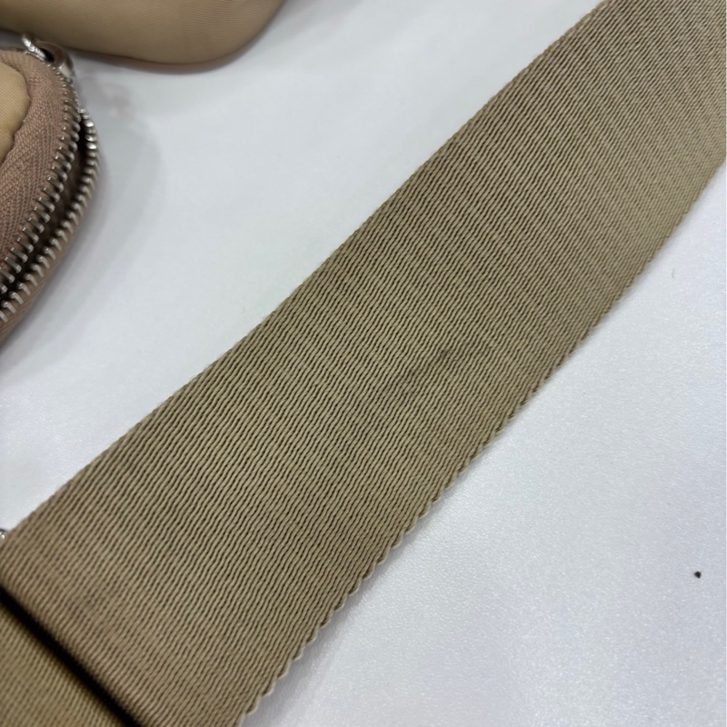 Prada普拉達 三合一尼龍Hobo腋下包 可單肩可斜背可手提 包身和肩帶有一點髒-8