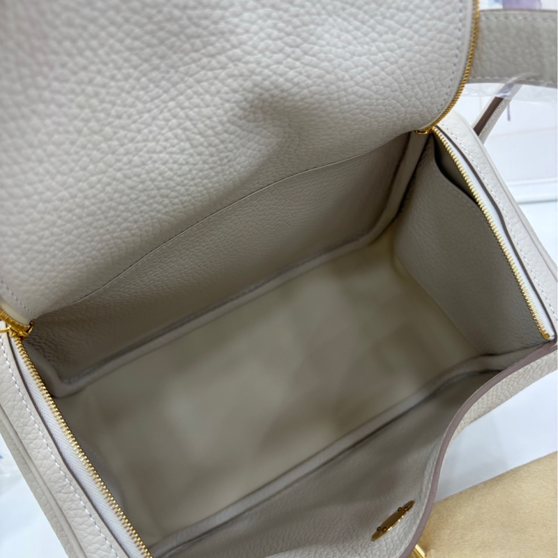 全新G刻Hermes愛馬仕Lindy26，奶昔白金扣，tc皮，G刻全新 肩帶膜還在，原購證-8