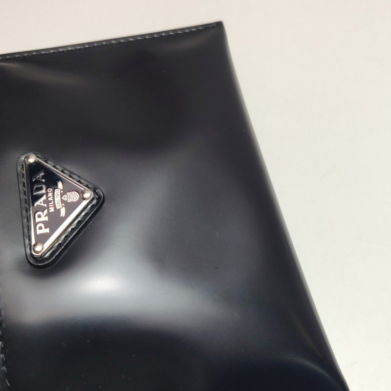 Prada牛皮尼龍布純色三角標誌零錢包-10