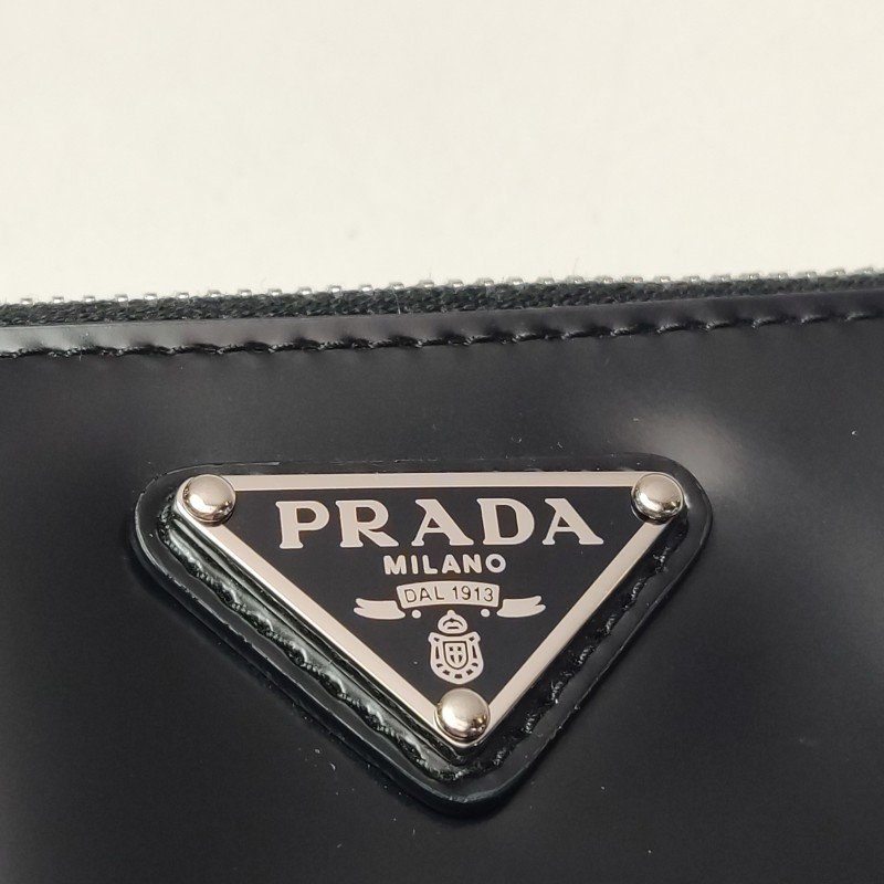Prada牛皮尼龍布純色三角標誌零錢包-16