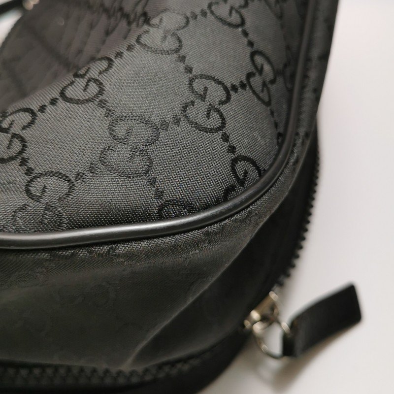 Gucci牛皮尼龍布純色雙G老花皮標字母Logo腰包胸包-13