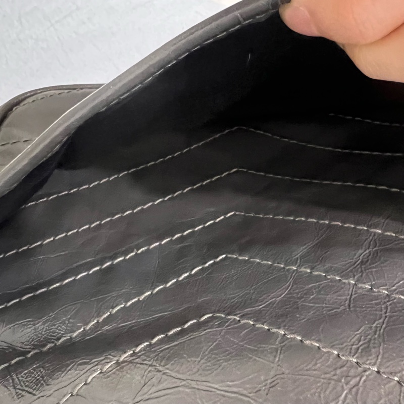 ෆ YSL Niki中號灰色-12