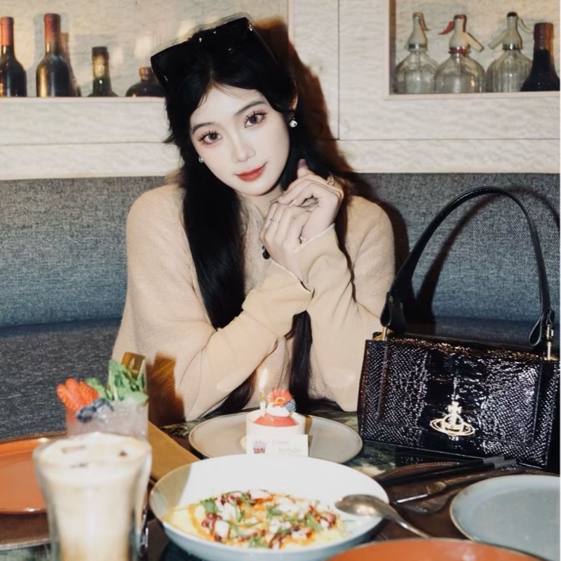 【97新✨ 全網最低價！】Vivienne Westwood/西太后 鱷魚皮紋 土星包（下單前先詢問庫存❗️）-1