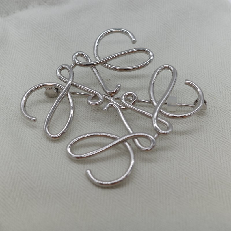 Loewe 羅威 Anagram 銀色拋光黃銅標誌胸針-4