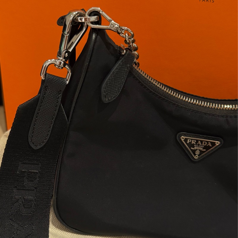 Prada HOBO 三合一 尼龍斜背包-3