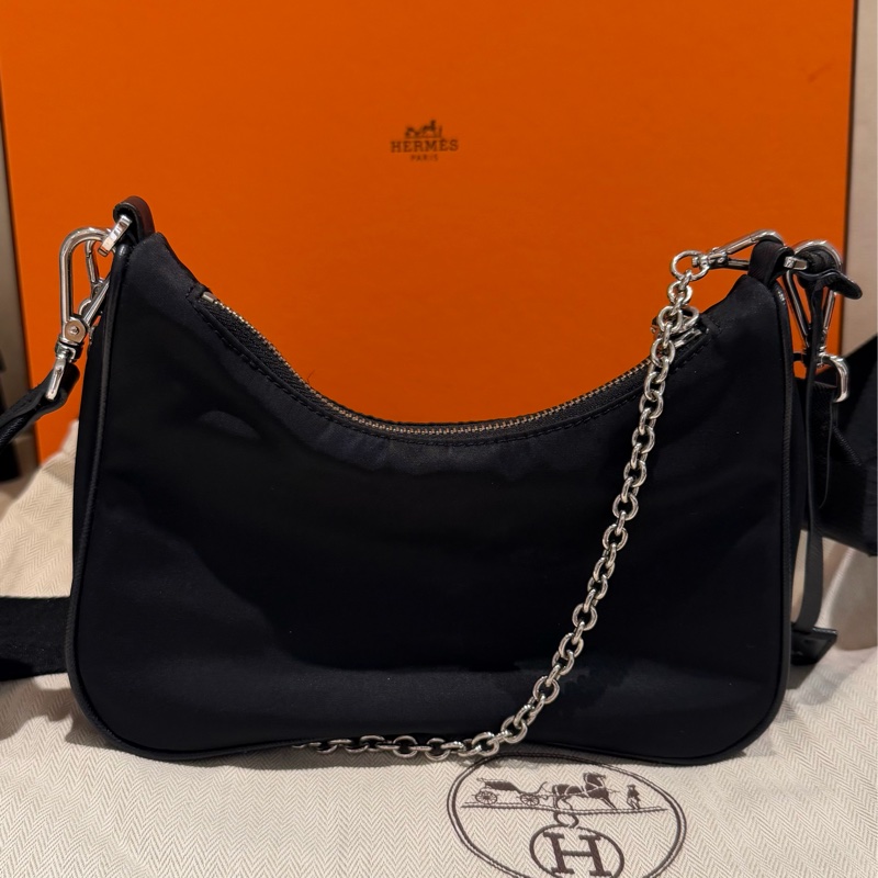 Prada HOBO 三合一 尼龍斜背包-6