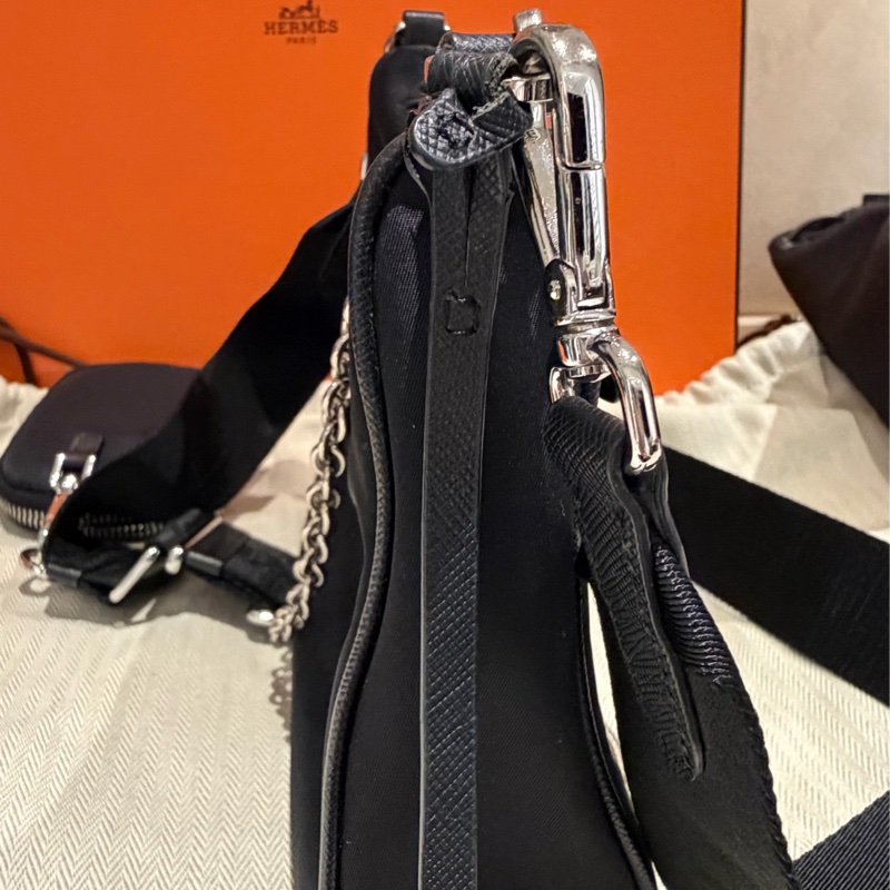 Prada HOBO 三合一 尼龍斜背包-8