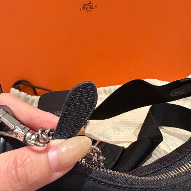 Prada HOBO 三合一 尼龍斜背包-13