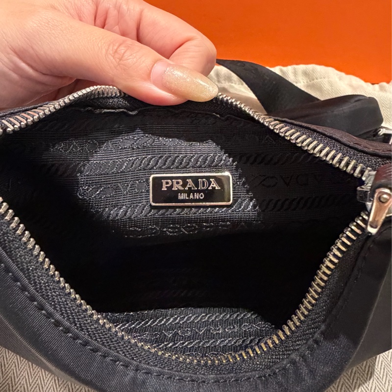 Prada HOBO 三合一 尼龍斜背包-15