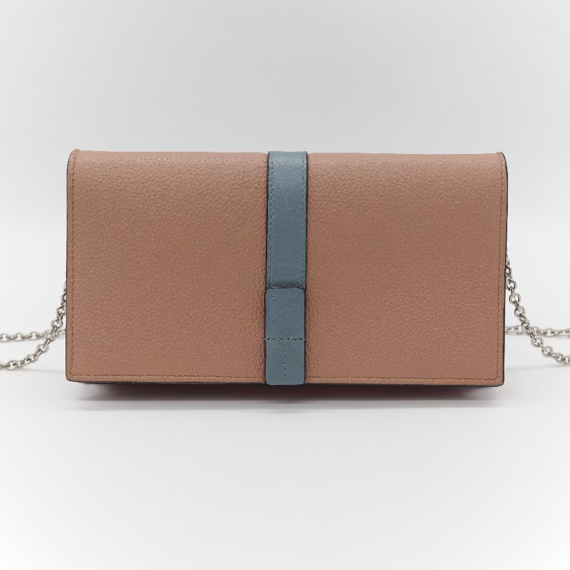 Loewe 羅威 雙色拼接 米色 粉藍色 小牛皮金屬鍊 翻蓋皮夾 斜背包 鏈條包 單肩包 （鏈條可以拆卸）-1