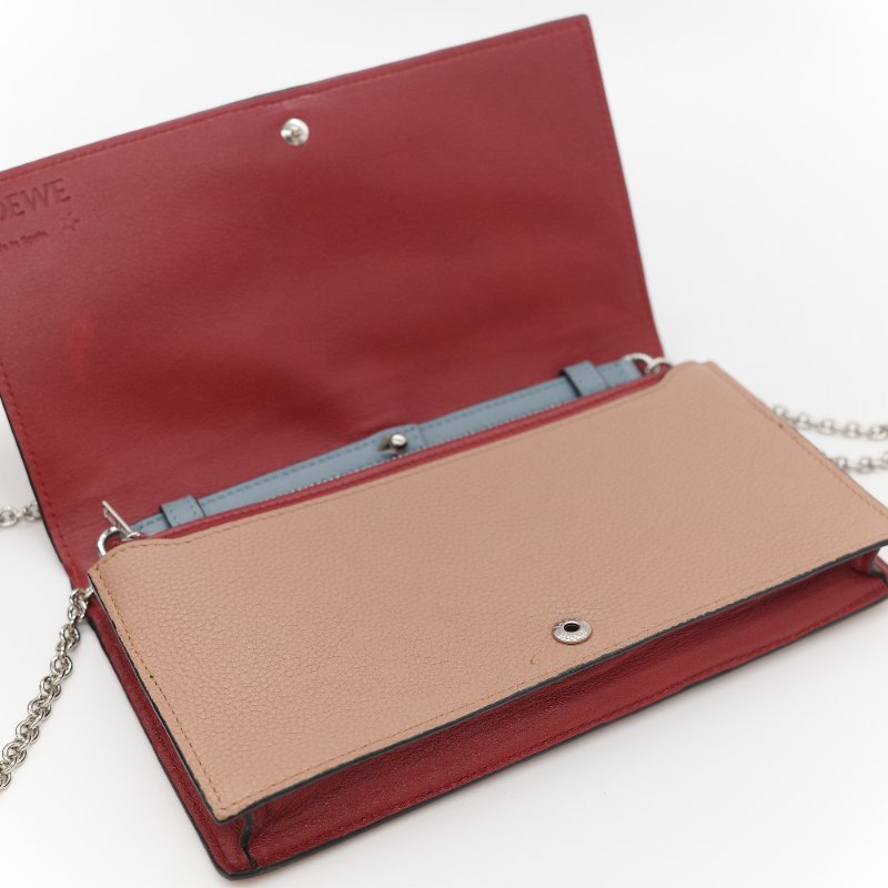 Loewe 羅威 雙色拼接 米色 粉藍色 小牛皮金屬鍊 翻蓋皮夾 斜背包 鏈條包 單肩包 （鏈條可以拆卸）-10
