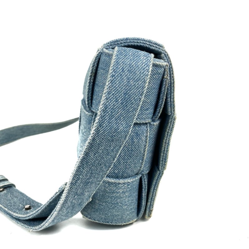 △ Bottega Veneta 寳緹嘉 Blue Denim Cassette Shoulder Bag 藍色牛仔布肩背袋 - 267002920-4