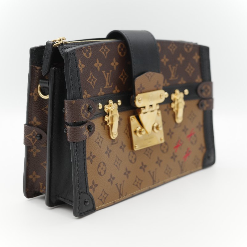 （配件超級全♥️全網最低）Louis Vuitton 路易威登 Monogram Reverse Trunk Clutch 棕色 拼色 金扣 肩背袋-2