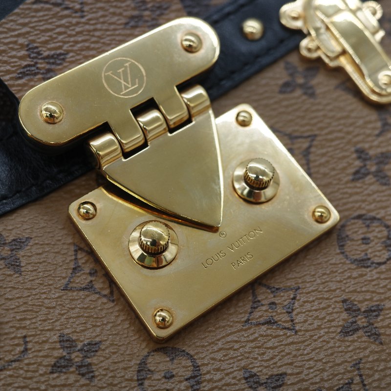 （配件超級全♥️全網最低）Louis Vuitton 路易威登 Monogram Reverse Trunk Clutch 棕色 拼色 金扣 肩背袋-17
