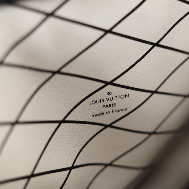 （配件超級全♥️全網最低）Louis Vuitton 路易威登 Monogram Reverse Trunk Clutch 棕色 拼色 金扣 肩背袋-24