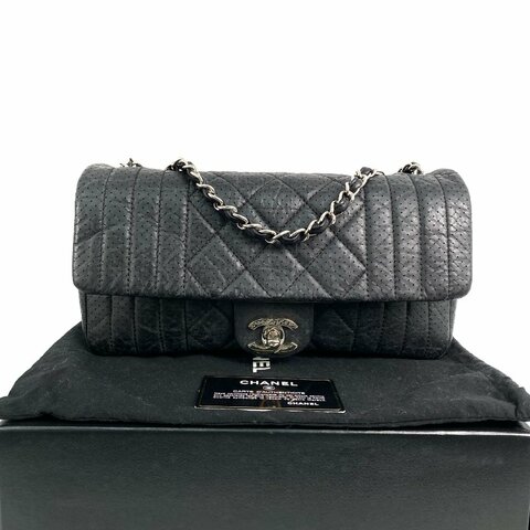 △ Chanel 香奈兒 Black Perforated Calfskin Silver Tone Metal Chain Shoulder Bag No.11 黑色穿孔小牛皮銀色金屬鎖鏈肩背袋No.11 - 267004717