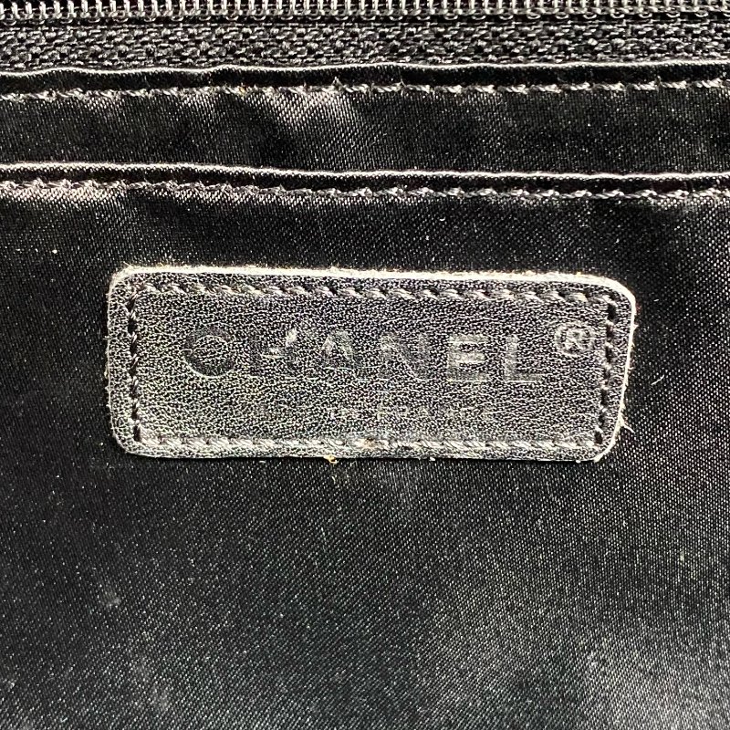 △ Chanel 香奈兒 Black Perforated Calfskin Silver Tone Metal Chain Shoulder Bag No.11 黑色穿孔小牛皮銀色金屬鎖鏈肩背袋No.11 - 267004717-16