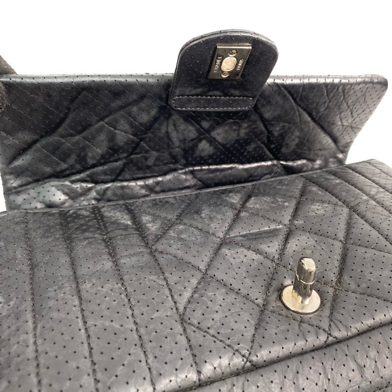 △ Chanel 香奈兒 Black Perforated Calfskin Silver Tone Metal Chain Shoulder Bag No.11 黑色穿孔小牛皮銀色金屬鎖鏈肩背袋No.11 - 267004717-21