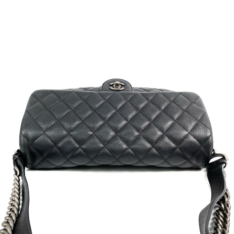 △ Chanel 香奈兒 Black Caviar Skin Ruthenium-Finish Metal Single Flap Chain Shoulder Bag No.22 黑色粒紋小牛皮鍍釕金屬鎖鏈肩背袋No.22 - 267004183-6