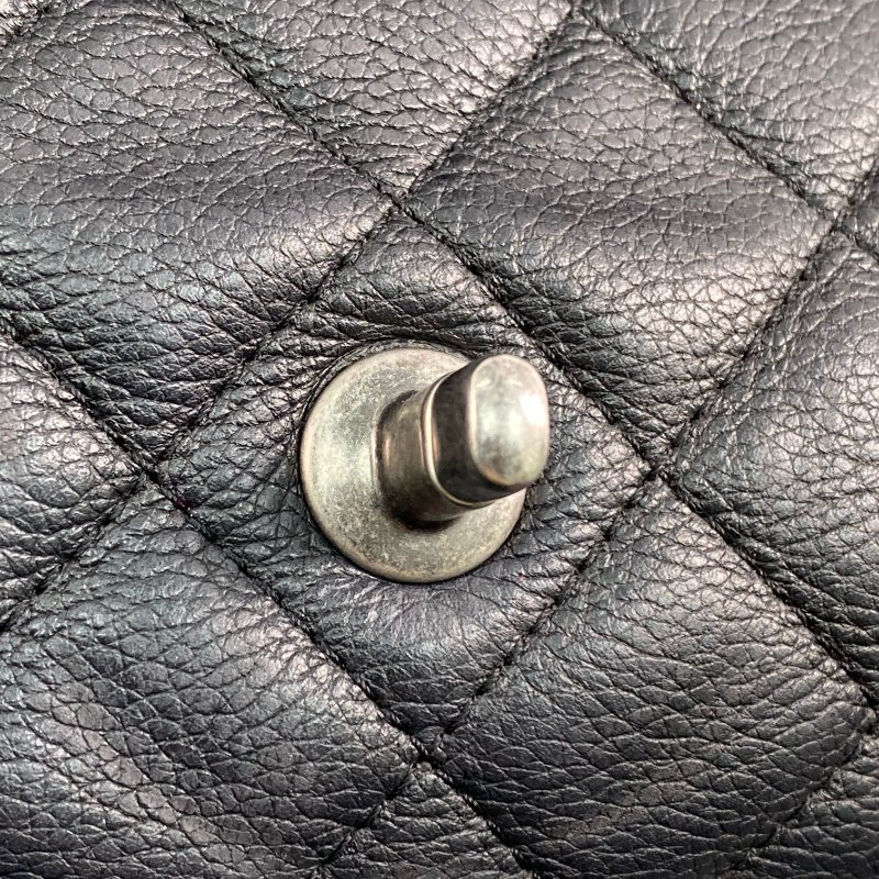 △ Chanel 香奈兒 Black Caviar Skin Ruthenium-Finish Metal Single Flap Chain Shoulder Bag No.22 黑色粒紋小牛皮鍍釕金屬鎖鏈肩背袋No.22 - 267004183-13