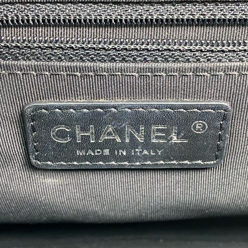 △ Chanel 香奈兒 Black Caviar Skin Ruthenium-Finish Metal Single Flap Chain Shoulder Bag No.22 黑色粒紋小牛皮鍍釕金屬鎖鏈肩背袋No.22 - 267004183-15