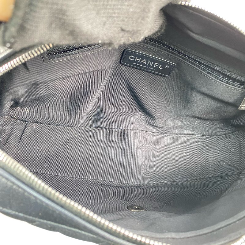 △ Chanel 香奈兒 Black Caviar Skin Ruthenium-Finish Metal Single Flap Chain Shoulder Bag No.22 黑色粒紋小牛皮鍍釕金屬鎖鏈肩背袋No.22 - 267004183-17