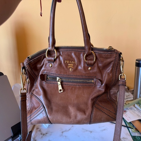 Prada vintage 真皮容量大包