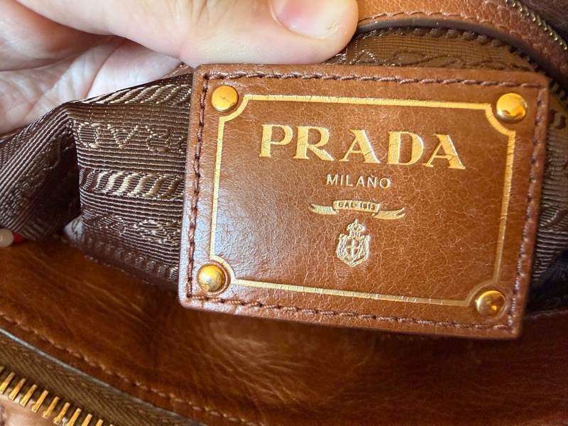 Prada vintage 真皮容量大包-10