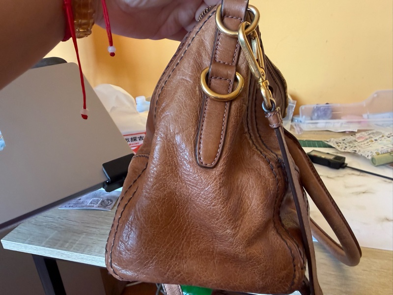 Prada vintage 真皮容量大包-11