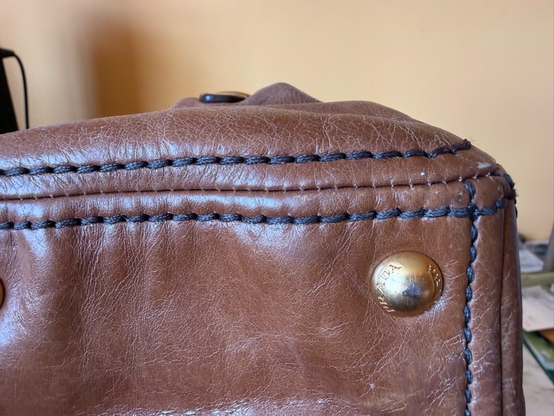 Prada vintage 真皮容量大包-17