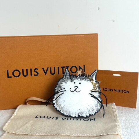 LOUIS VUITTON X Grace Coddington聯名Cat吊飾