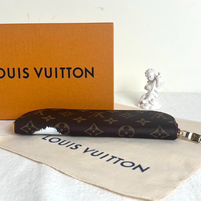 LOUIS VUITTON X Grace Coddington聯名Charlotte 筆袋-5