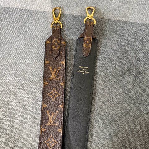 Lv老花黑色肩帶  (J02288)