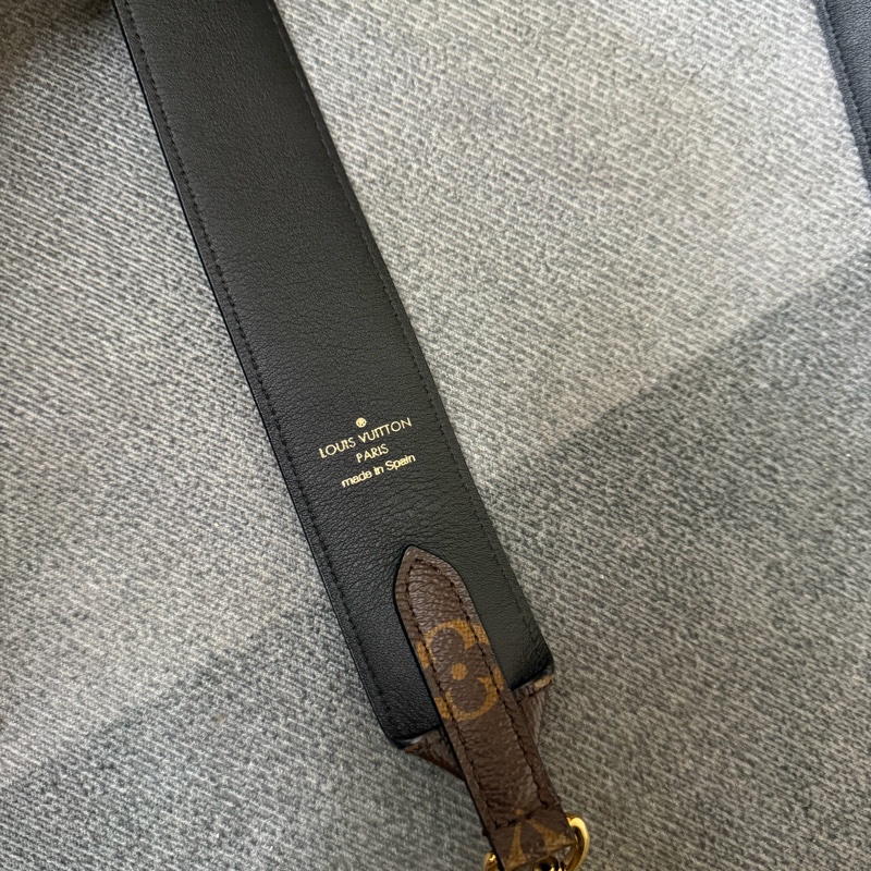 Lv老花黑色肩帶  (J02288)-5