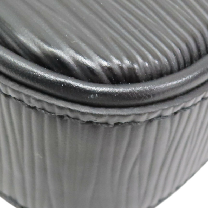 黑色 EPI 水波紋 牛皮 Easy Pouch On Strap 肩背包 M80471【LOUIS VUITTON LV 路易威登】 M80471-10