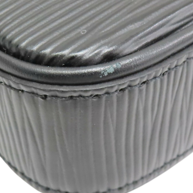 黑色 EPI 水波紋 牛皮 Easy Pouch On Strap 肩背包 M80471【LOUIS VUITTON LV 路易威登】 M80471-11