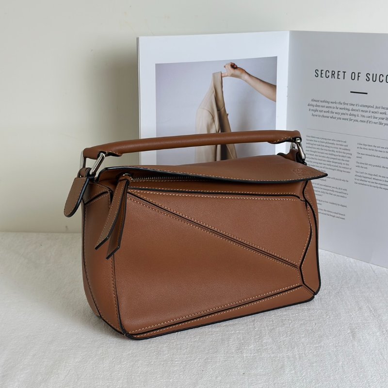 LOEWE Puzzle小牛皮手袋 - 小號棕色-2