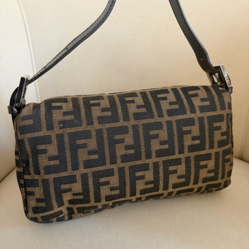 Fendi老花法棍包-2