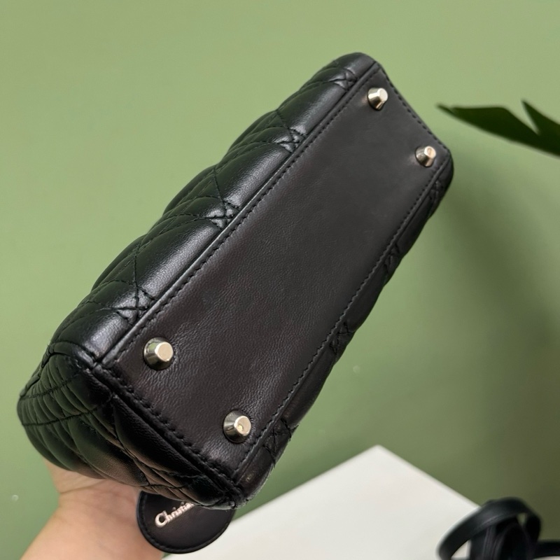 Dior迪奧黑銀翻蓋皮肩帶3格戴妃包-6