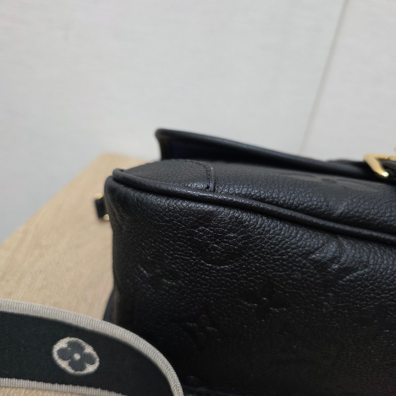 [專櫃快10萬😱] LV黑牛皮壓紋金釦Diane手提肩斜背包-5