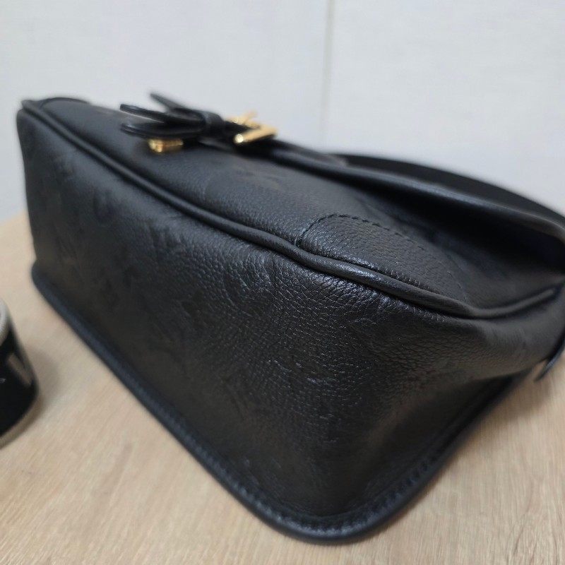 [專櫃快10萬😱] LV黑牛皮壓紋金釦Diane手提肩斜背包-6