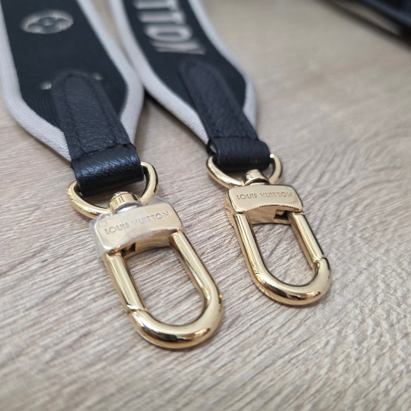 [專櫃快10萬😱] LV黑牛皮壓紋金釦Diane手提肩斜背包-17