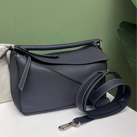 Loewe羅意威 錫器灰puzzle中號幾何包